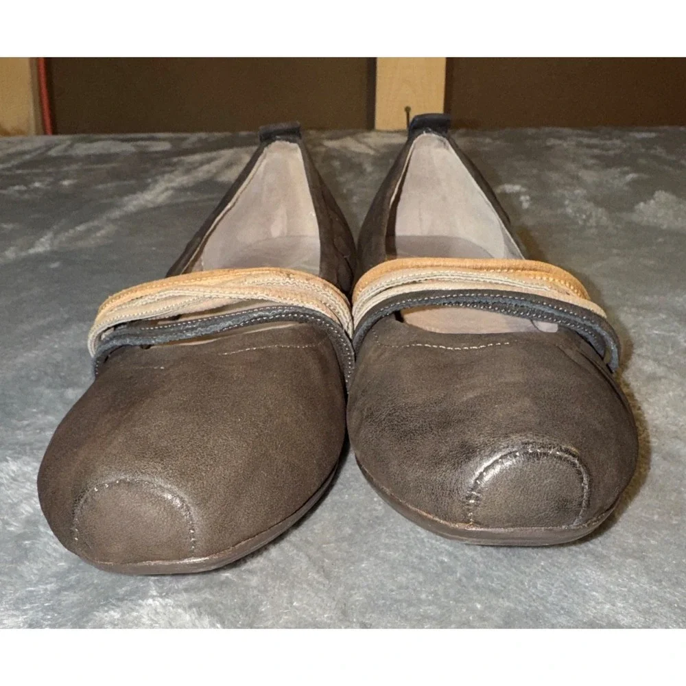 OTBT Park City Dark Brown Leather Mary Janes Ballet Flats Women Size 8 comfort - Picture 2 of 9
